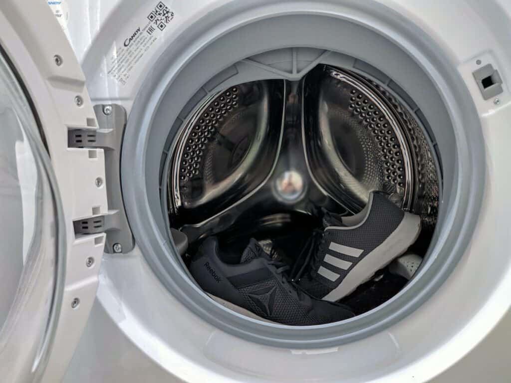 Come lavare le scarpe in lavatrice centrifuga
