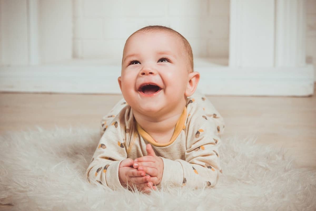 Quando iniziano a sorridere i neonati